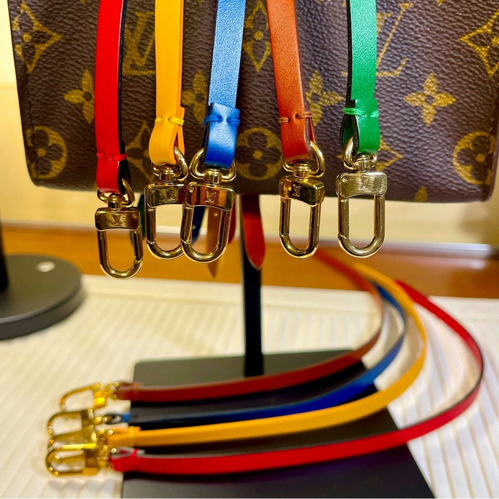 Louis Vuitton Pochette Strap NWOT Vintage - Picture 5 of 13
